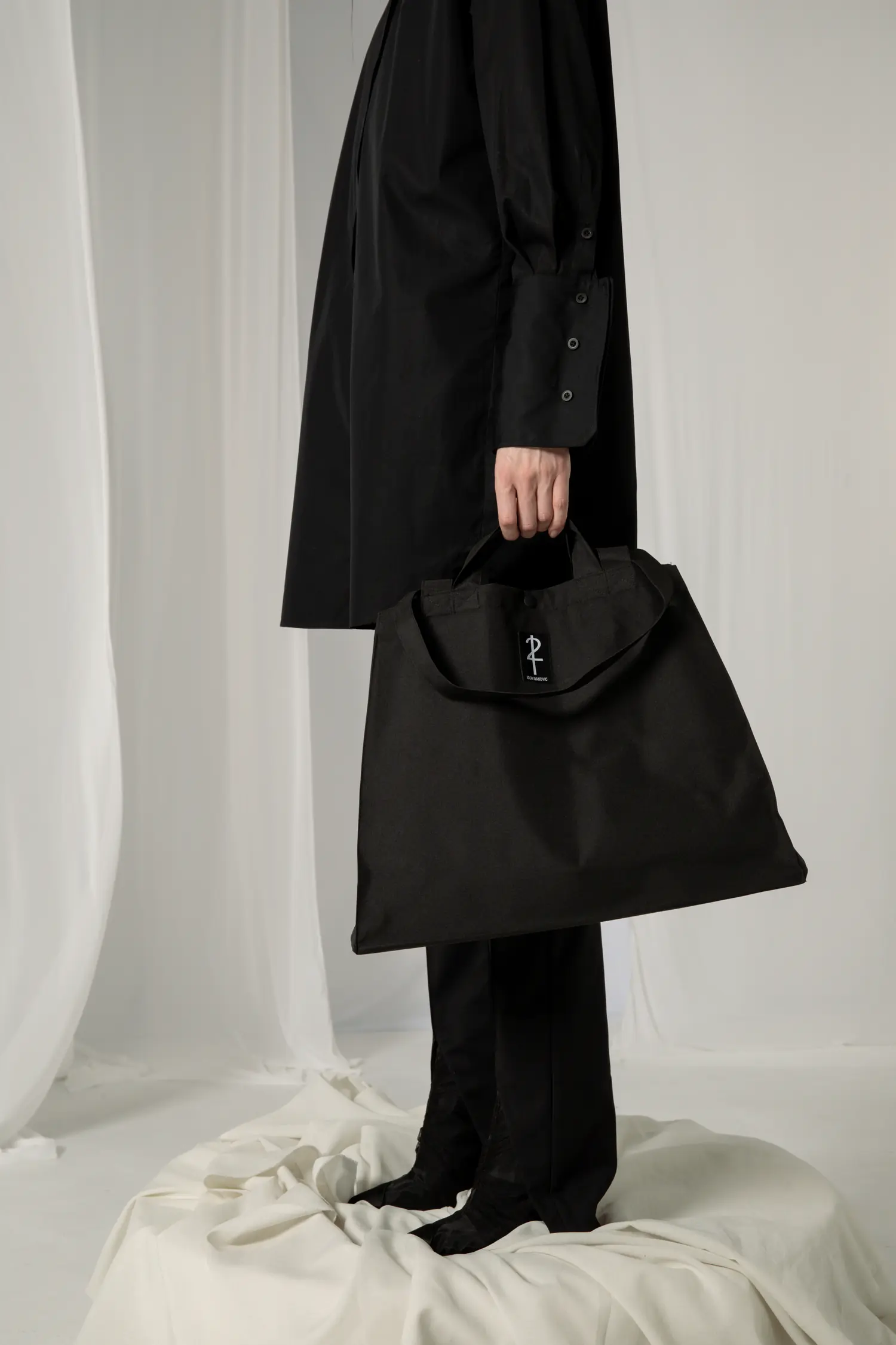 Photo 4 of 7 — 2I Large Tote Bag