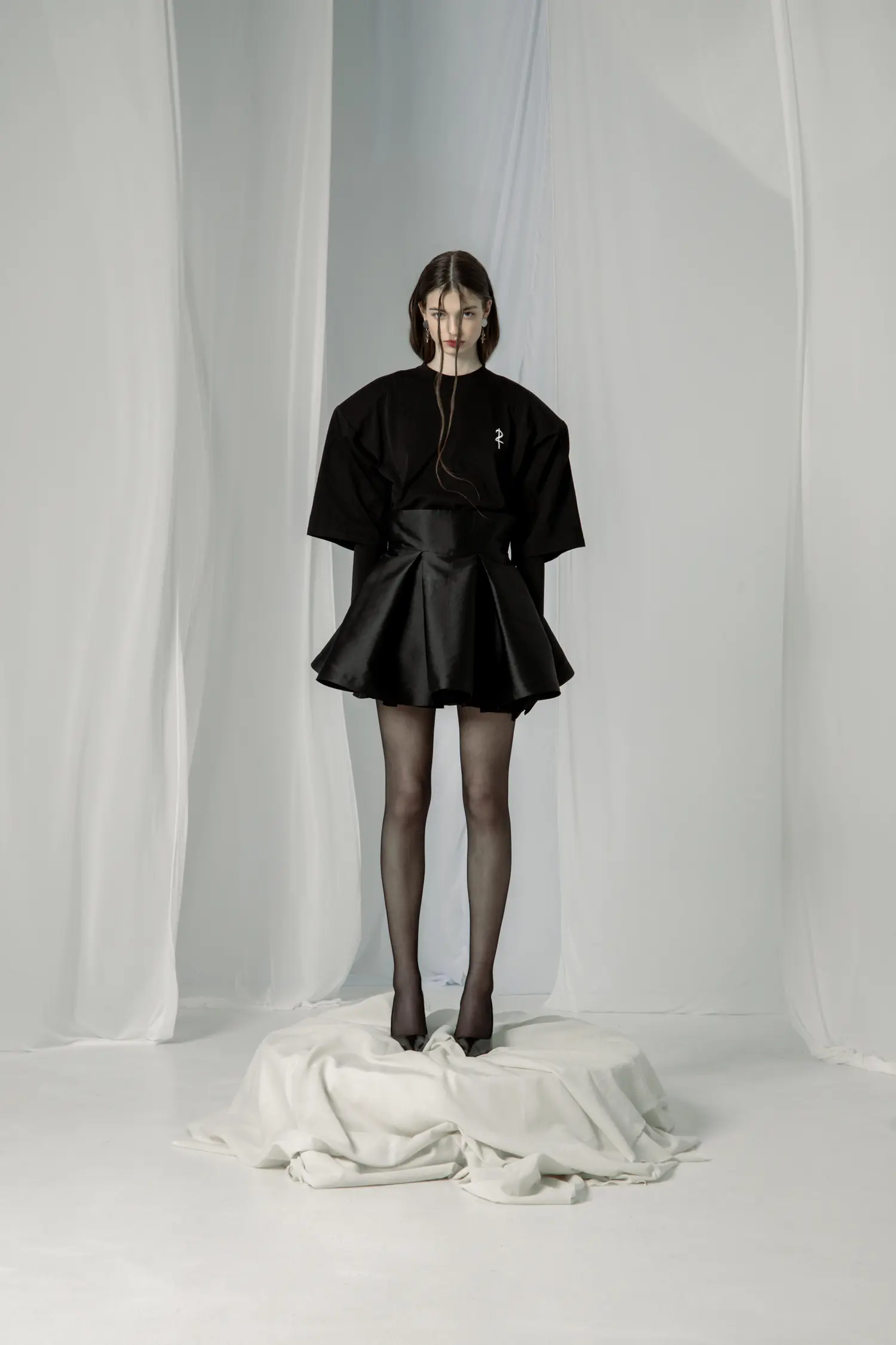 Fotografija 2 od 8 — 2I Oversized Shoulder Pad T-Shirt