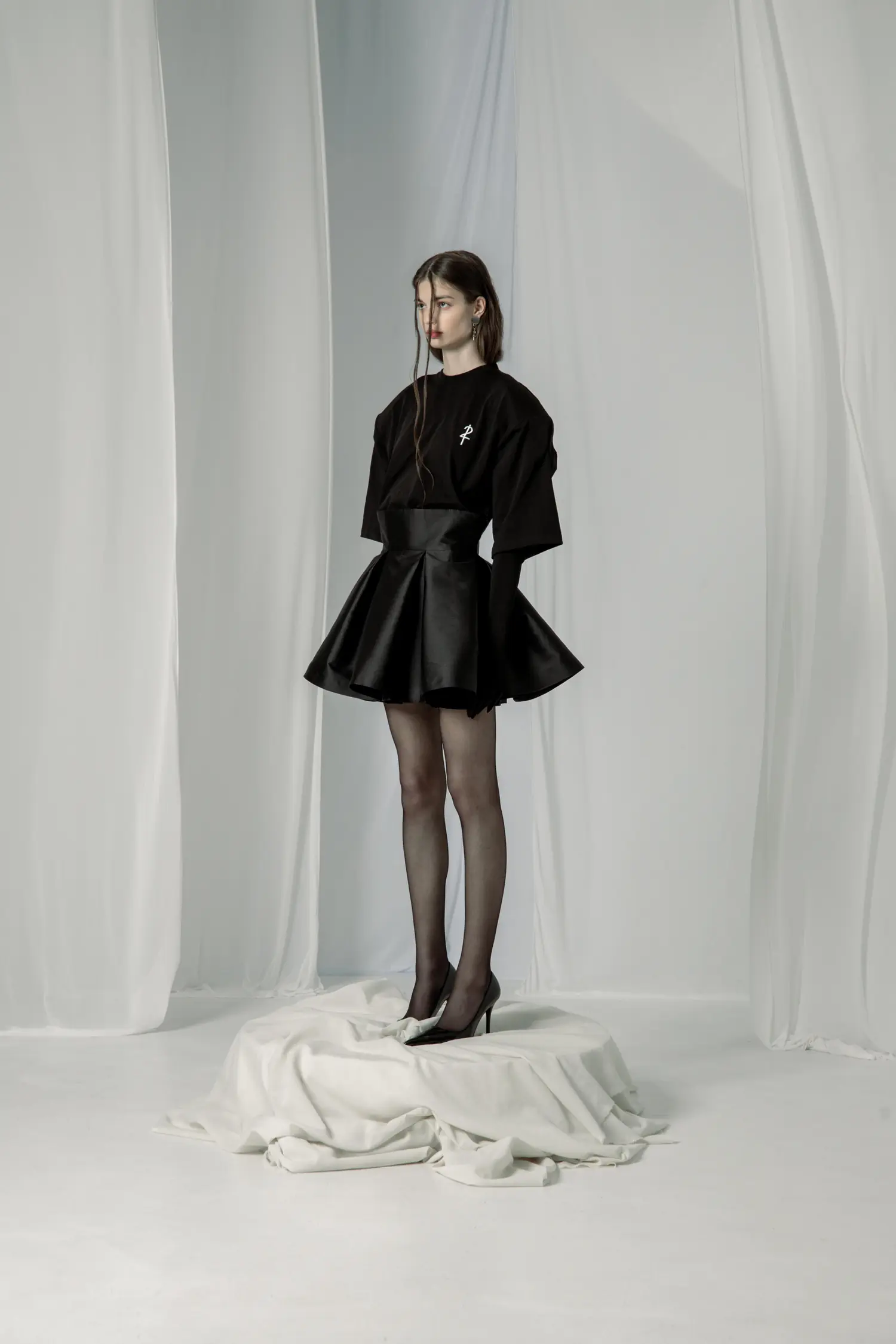 Fotografija 3 od 8 — 2I Oversized Shoulder Pad T-Shirt