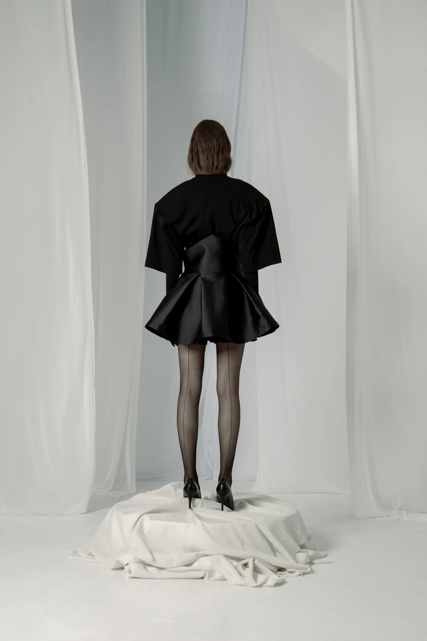 Fotografija 4 od 8 — 2I Oversized Shoulder Pad T-Shirt