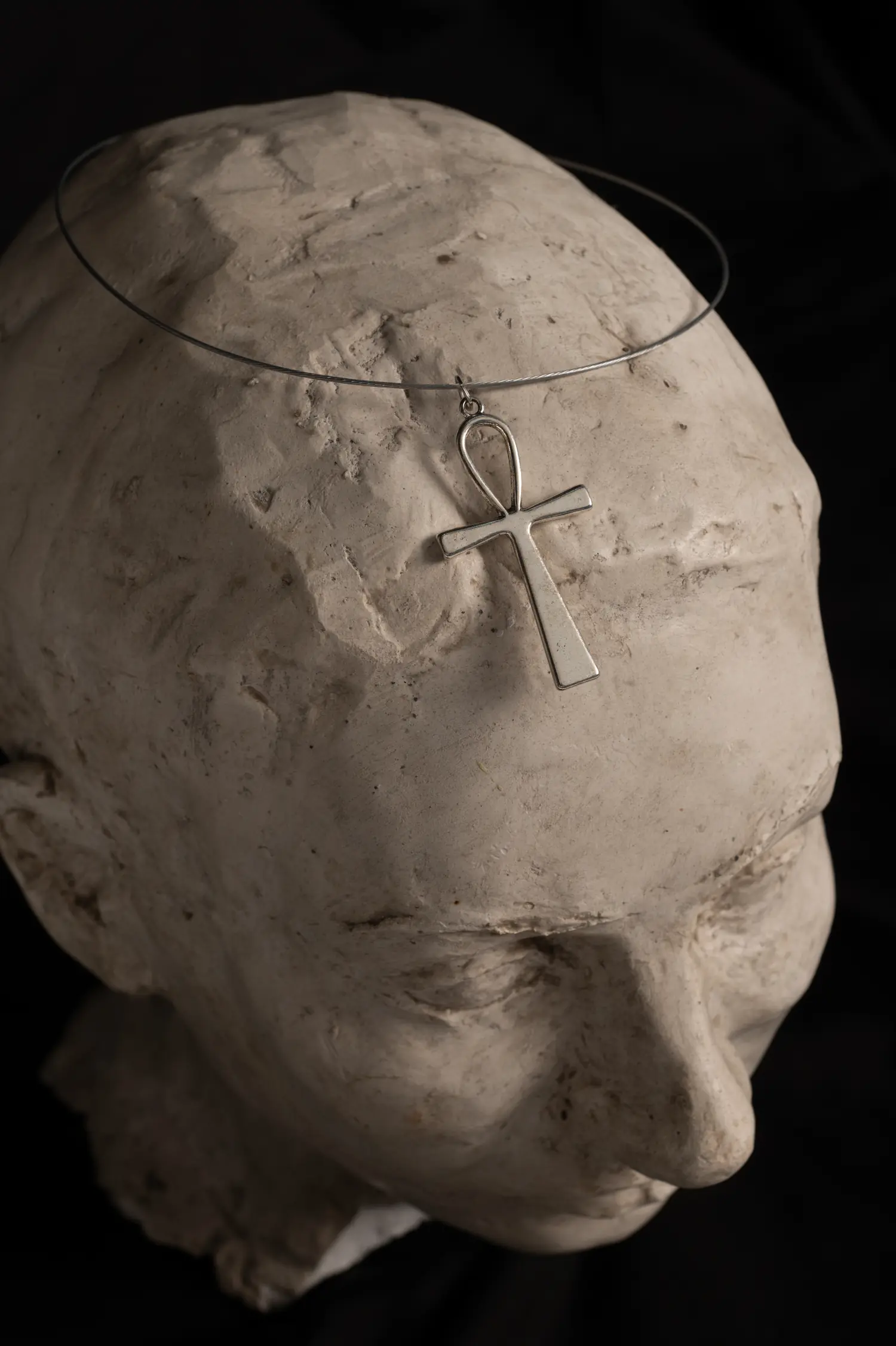 Fotografija 2 od 4 — Ankh Cross Choker Necklace