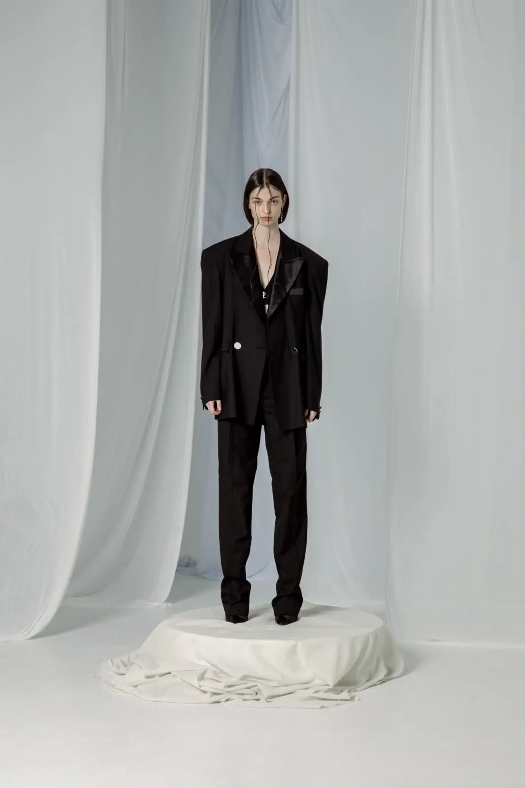 Ava Tuxedo Blazer — Black