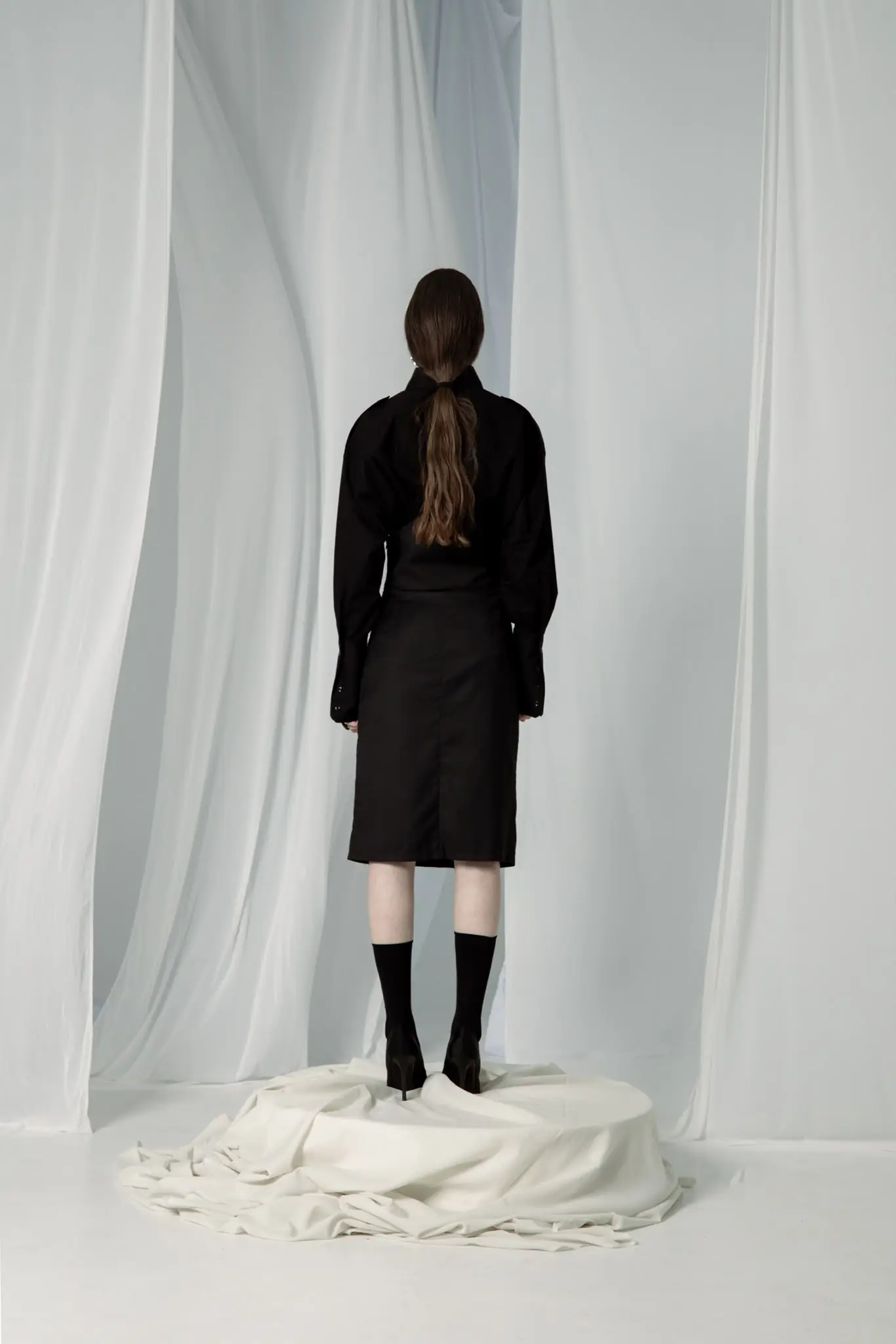 Fotografija 4 od 4 — Cabine Skirt
