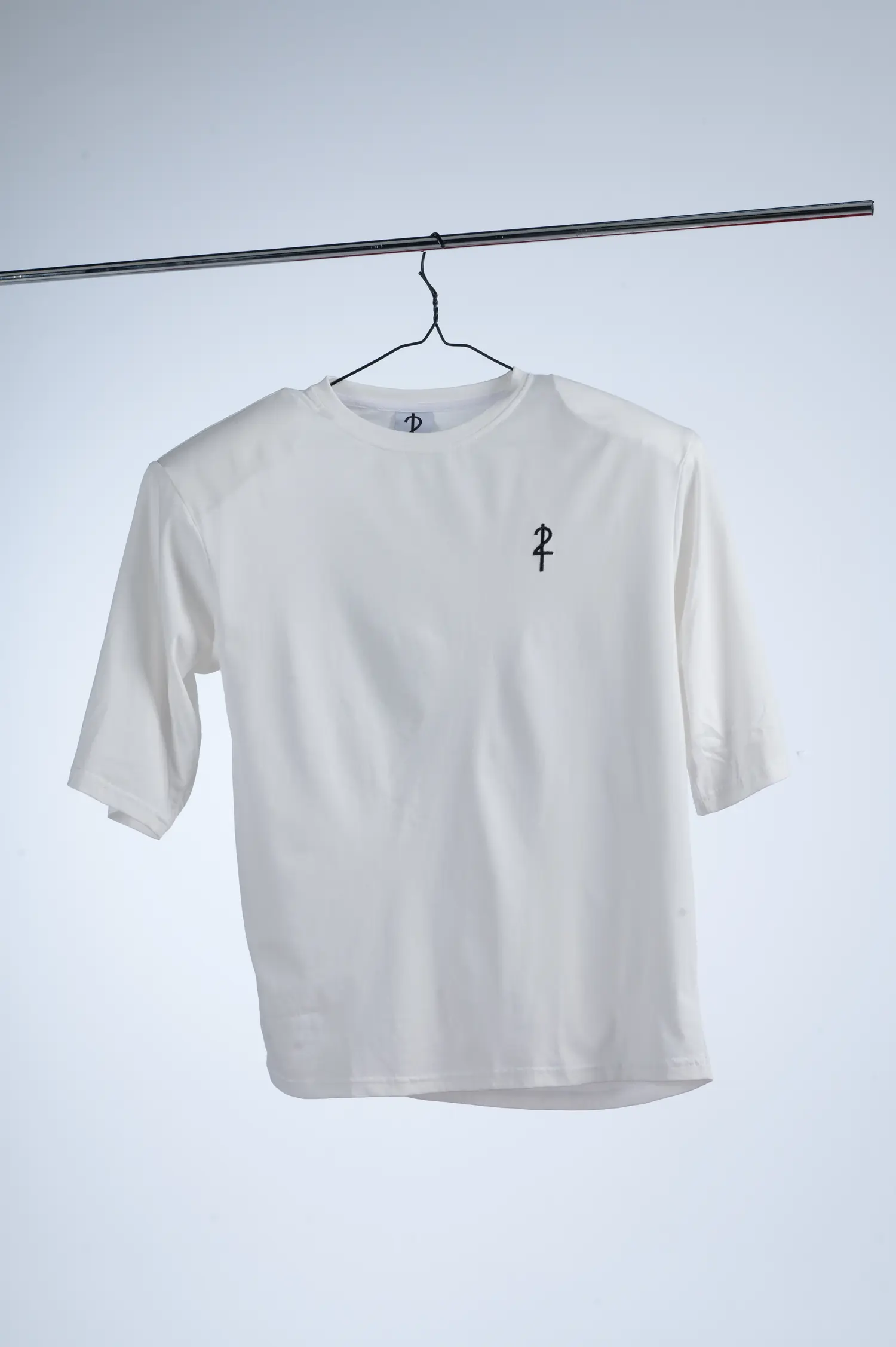 Fotografija 3 od 4 — Printed Oversized Shoulder Pad T-Shirt