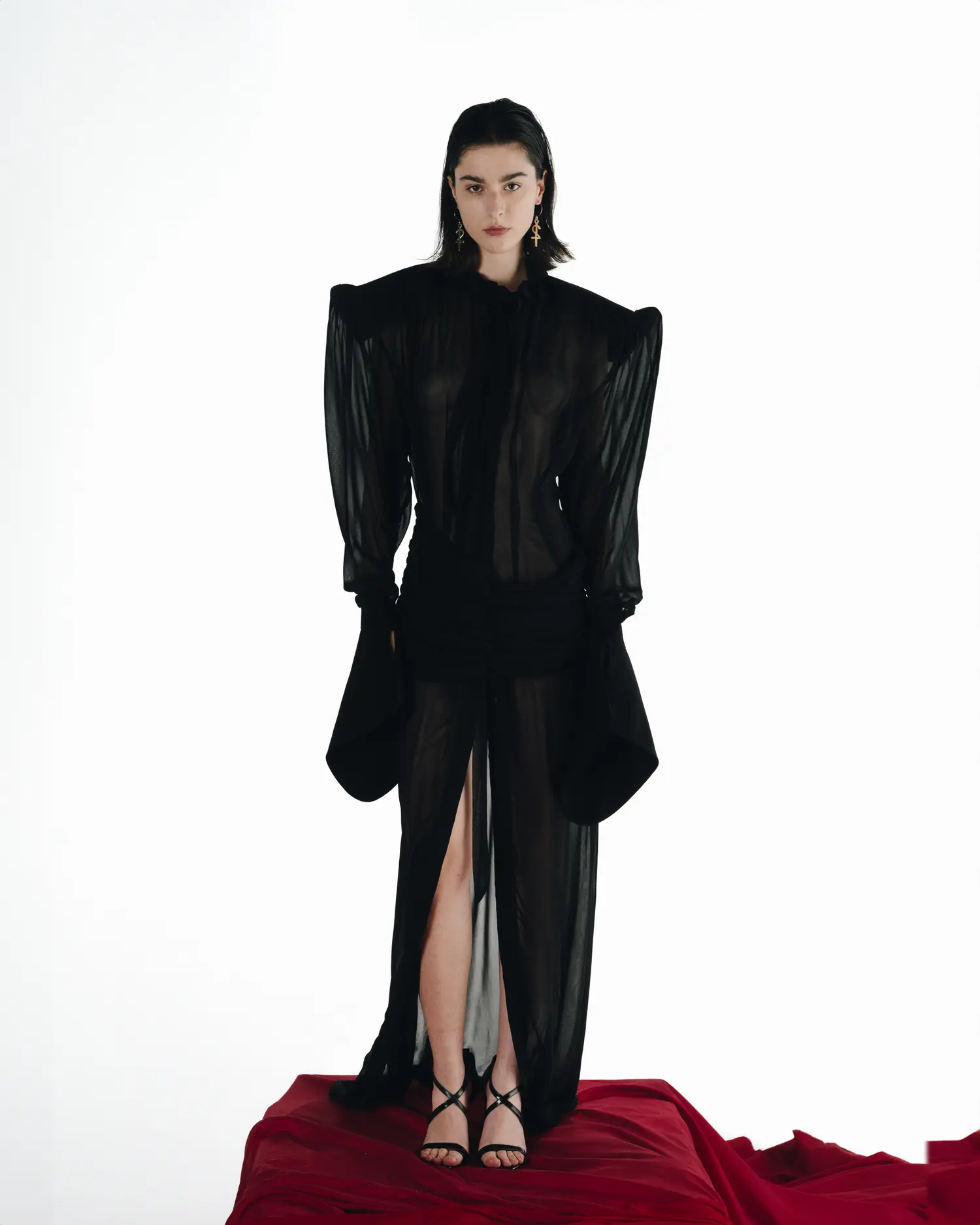 Fotografija 3 od 11 — Umbra Metamorphosis Dress