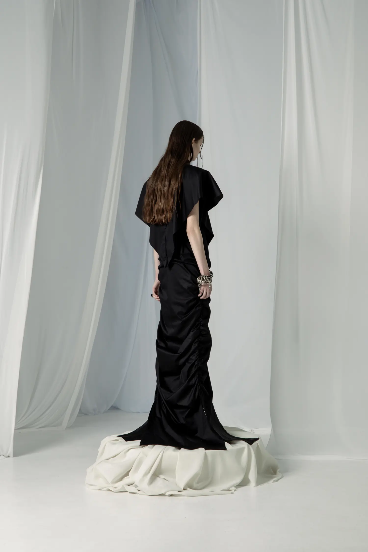 Fotografija 3 od 12 — Vesper Metamorphosis Dress